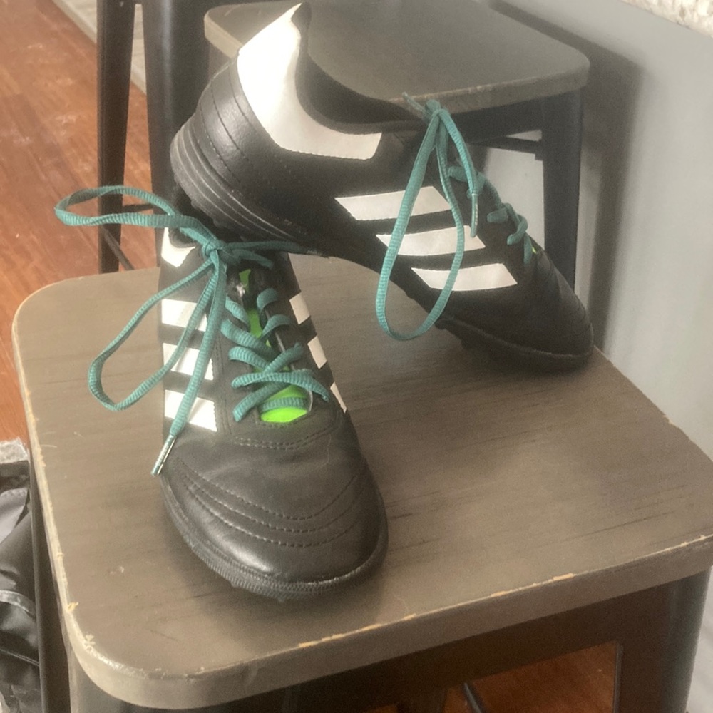 Kids Turf/Indoor Soccer Cleats